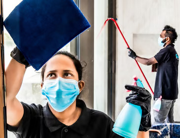 3-1-mnlJJo3we5h8Jpyr